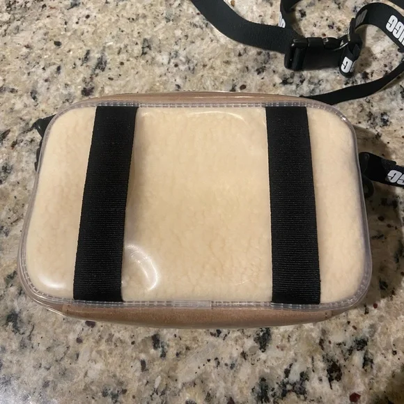 WOMENS UGG JANEY II CLEAR NATURAL CROSSBODY BELT BAG CLUTCH - Picture 4 of 8